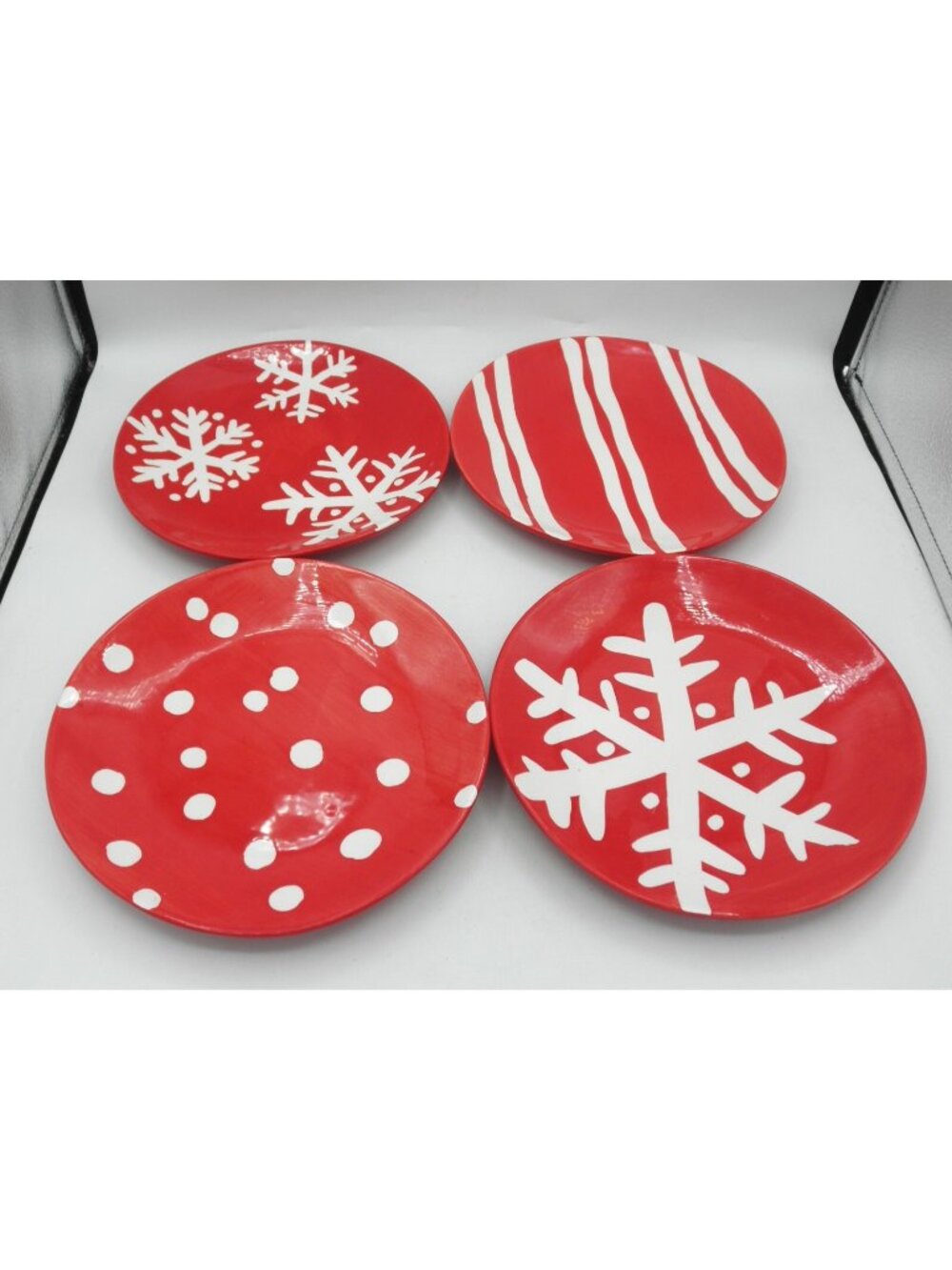 Hallmark Christmas Dessert Plate Boxed Set  of 4 Assorted Red & White Designs